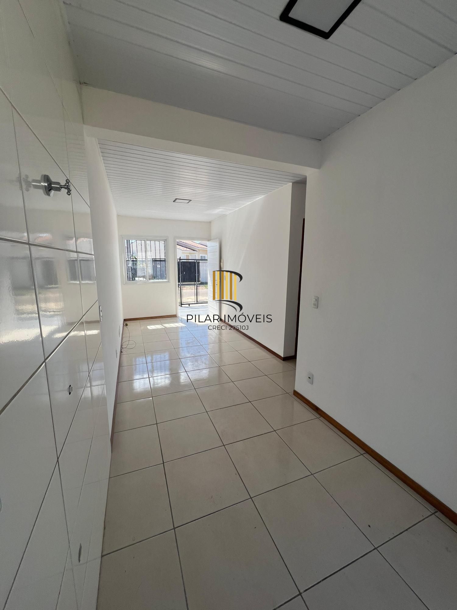 Casa com dois dormitórios no bairro Hípica - 1 vaga - financiável