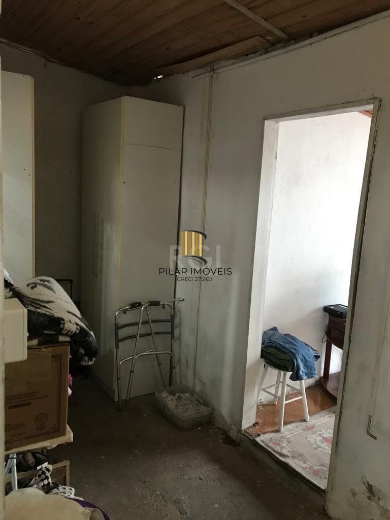 Casa no bairro Camaquã - 4 dormitórios