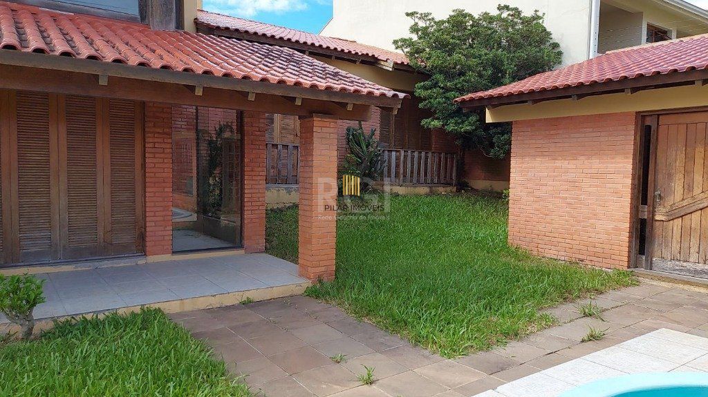 Casa no bairro Espirito Santo - 3 dormitórios