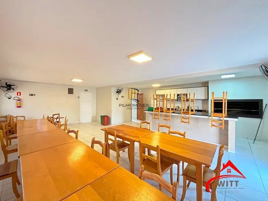 Sobrado em condomínio fechado no bairro Ponta Grossa