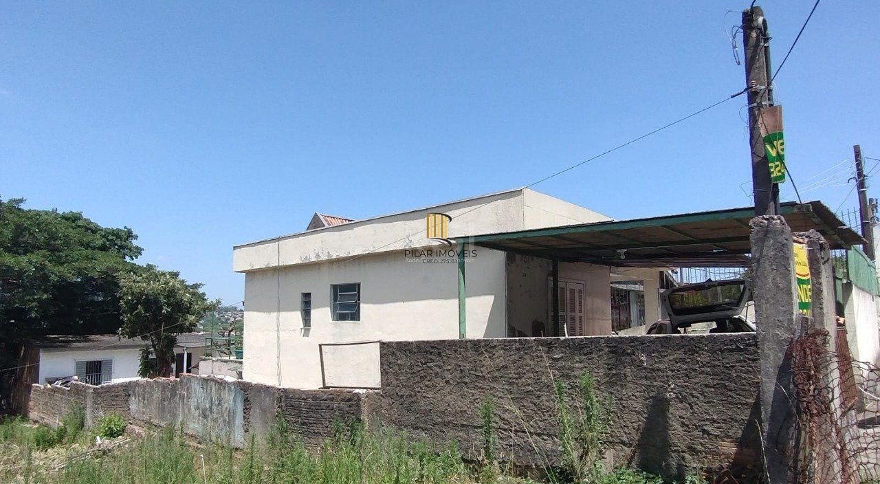 Casa no Bairro Cavalhada - 4 Dormitórios