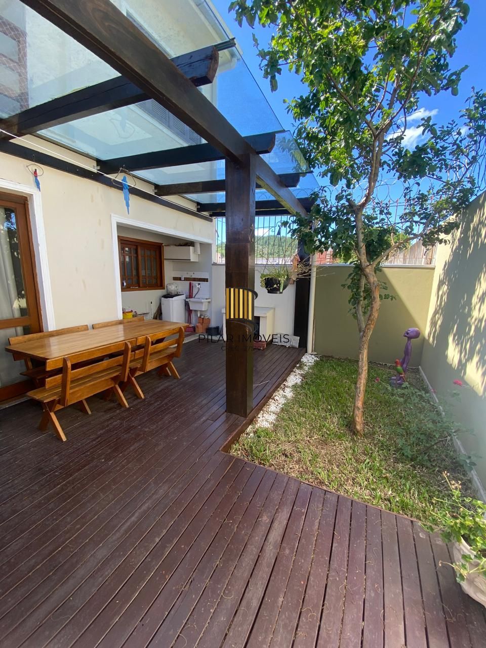Casa de 3 Pavimentos no Bairro Aberta dos Morros