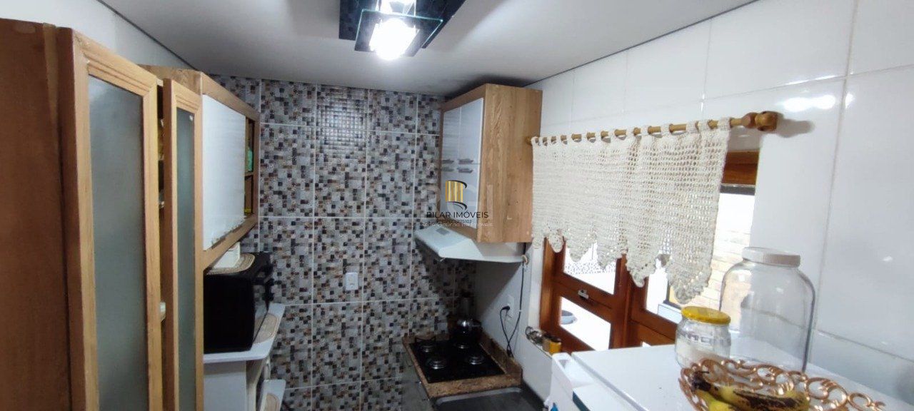 Casa com Piscina no bairro Lami