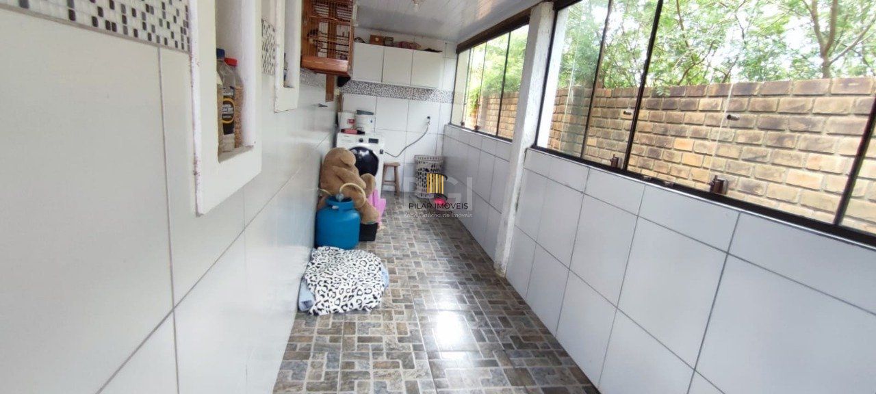 Casa com Piscina no bairro Lami