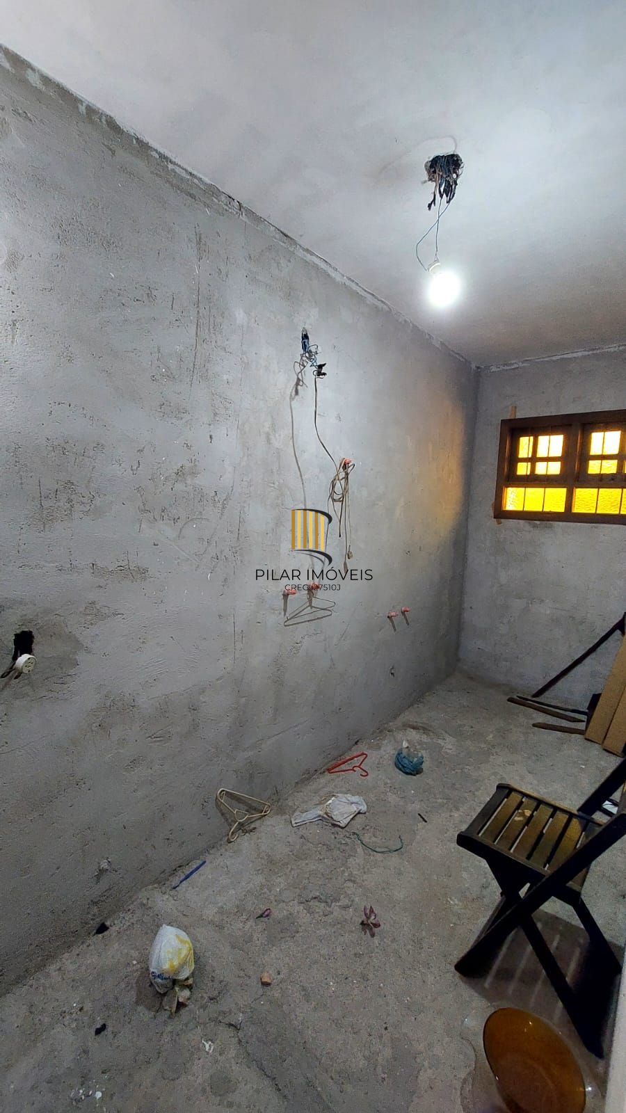 Casa no bairro Vila Nova - 4 dormitórios, Sendo 1 Suíte