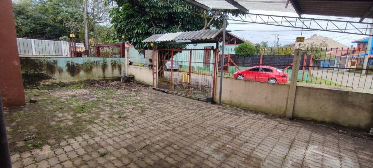 Casa de esquina no bairro Guarujá