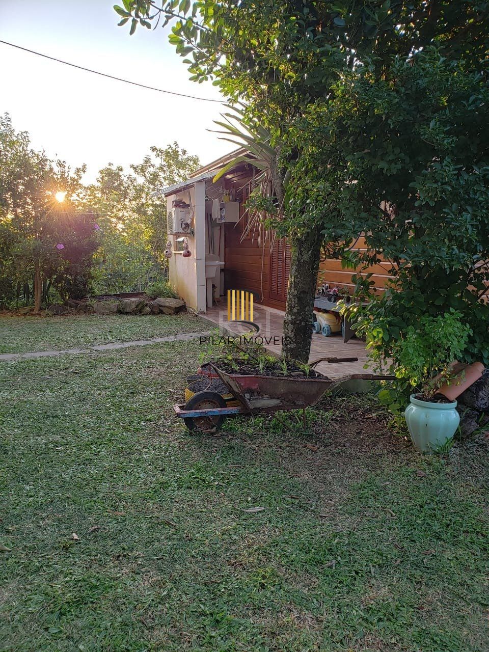 Casa para Venda - 300m², 5 dormitórios, 4 vagas - Vila Nova