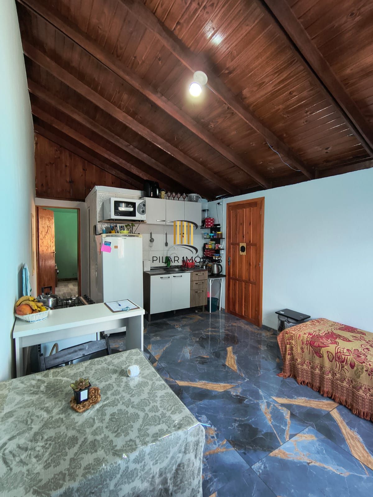 Casa de um dormitório no bairro Hípica