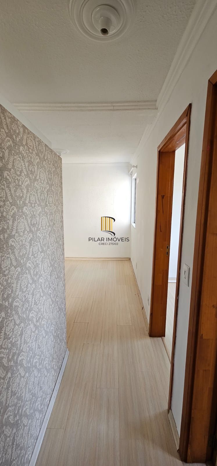 Apartamento semimobiliado Restinga