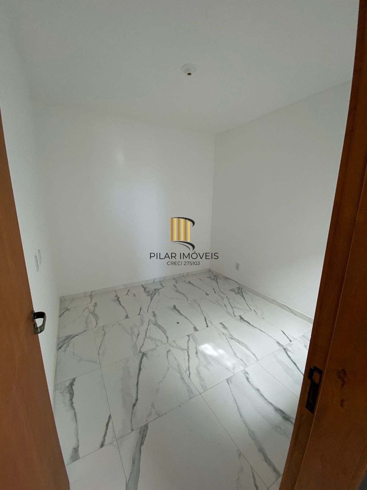 Linda Casa térrea de 2 Dormitórios sendo um suite Localizada no Ipanema Residence Park