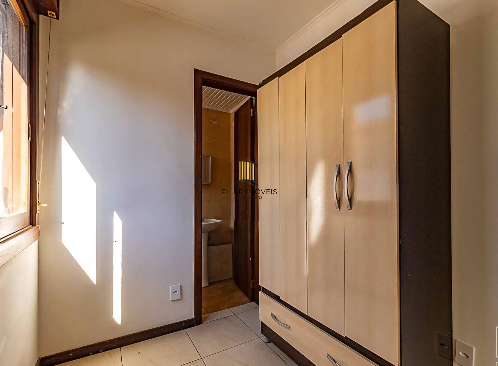 Apartamento no Bairro Jardim Lindóia -3 DORMITÓRIOS - 1 SUÍTE - 1 VAGA