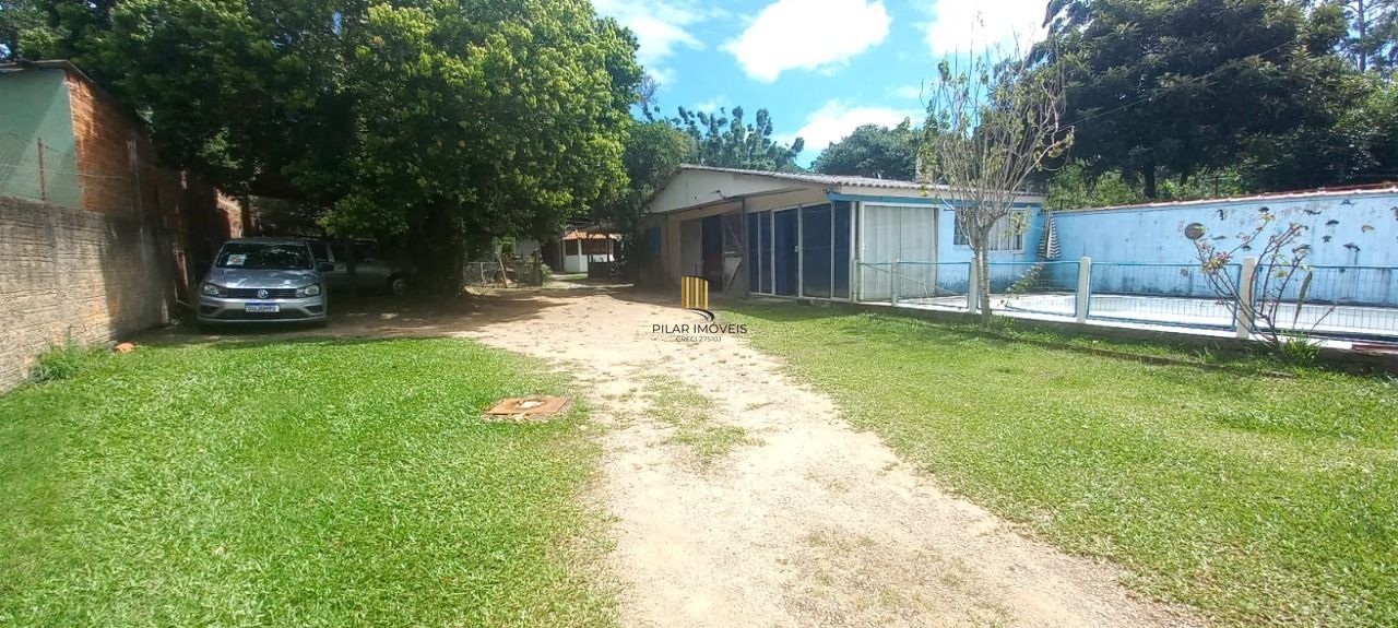 Terreno no bairro Hípica  com 3.780m² com 3 casas