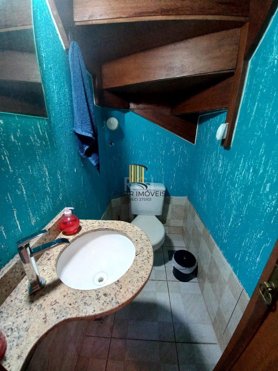 Casa no bairro Aberta dos Morros - 2 dormitórios