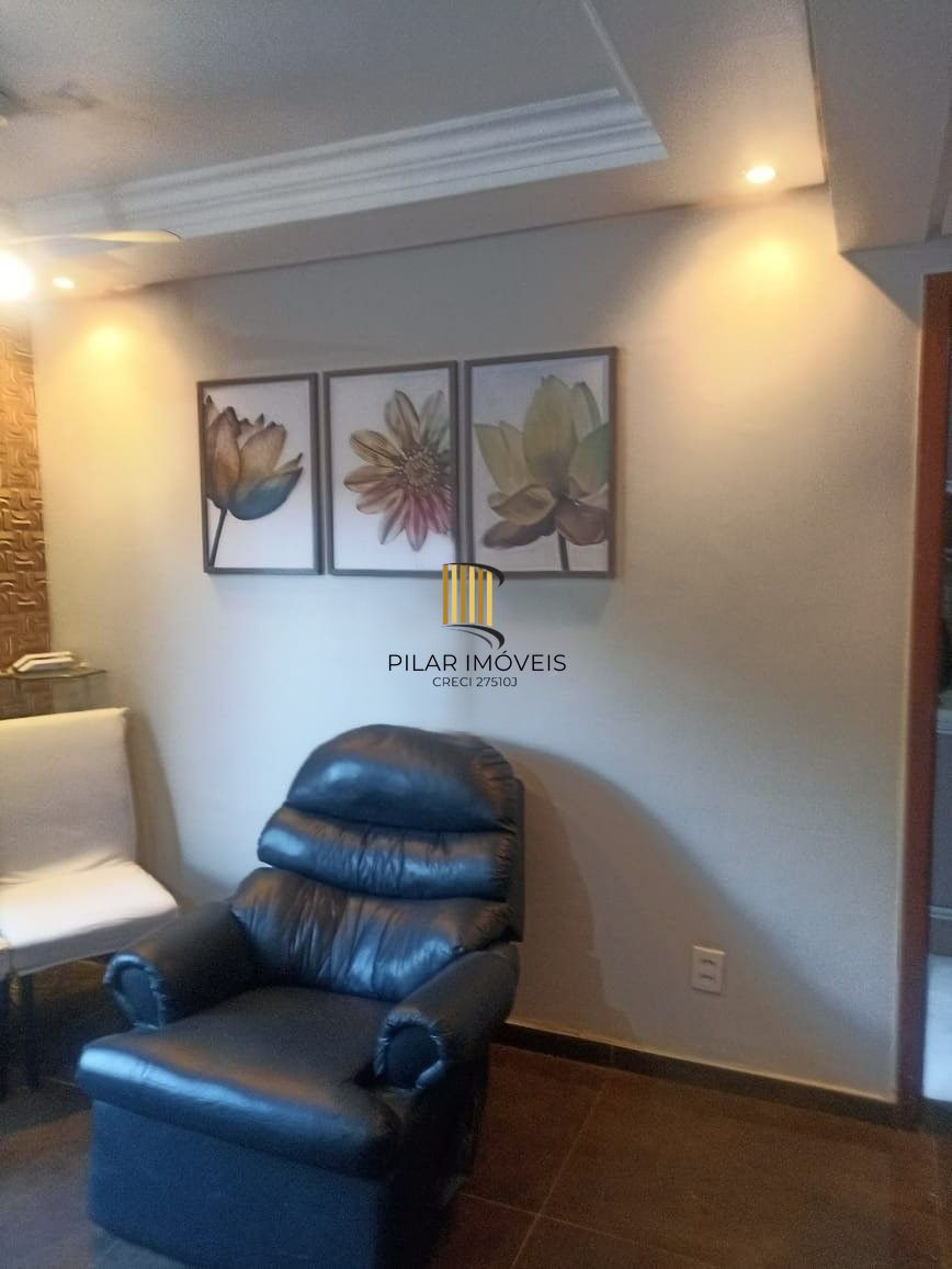 Casa no bairro Camaquã - 3 dormitórios