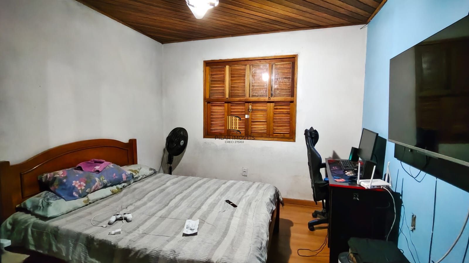 Casa com Terreno Grande com ótima Localização