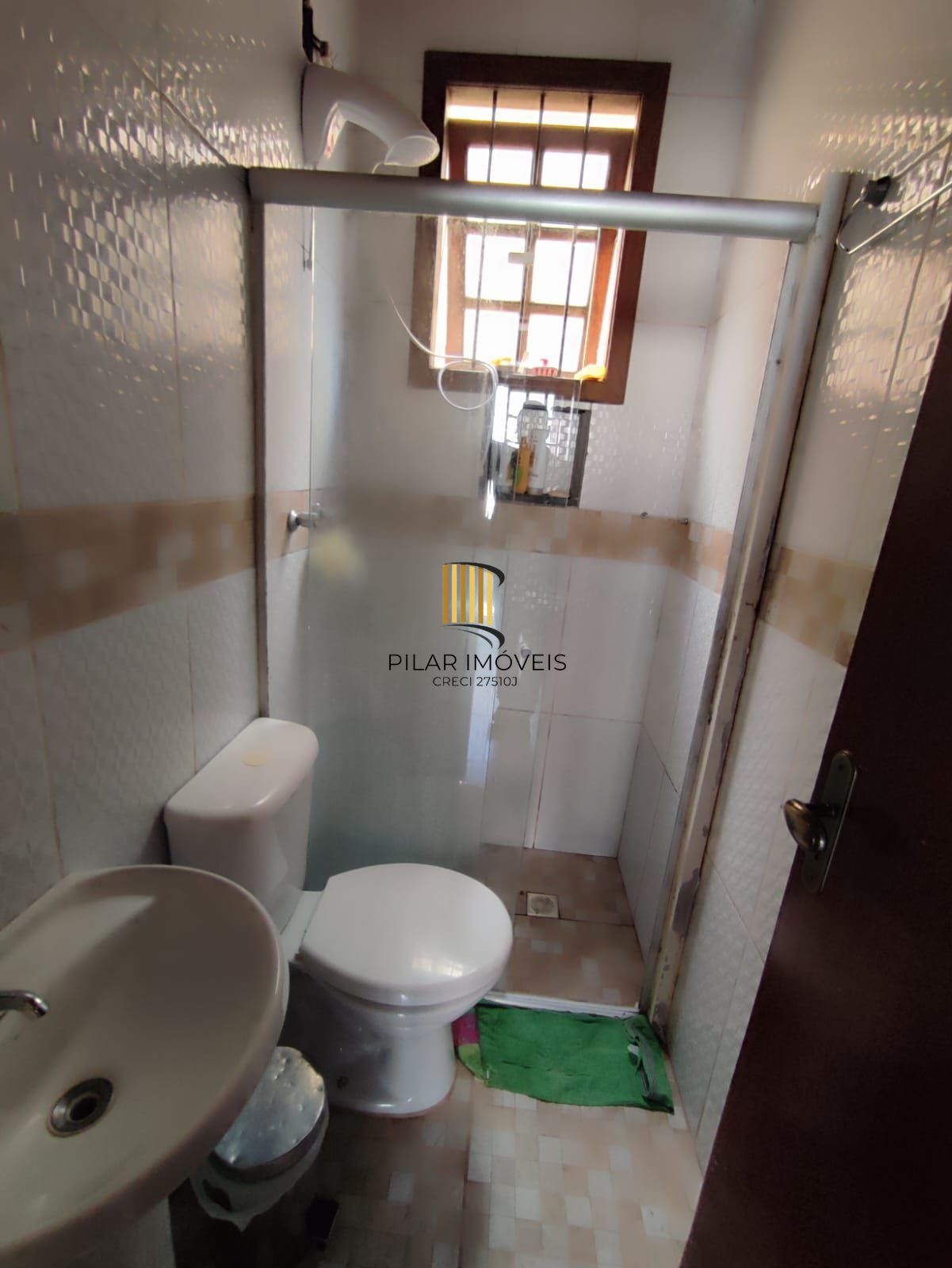 CASA NO BAIRRO IPANEMA  3 DORMITÓRIOS