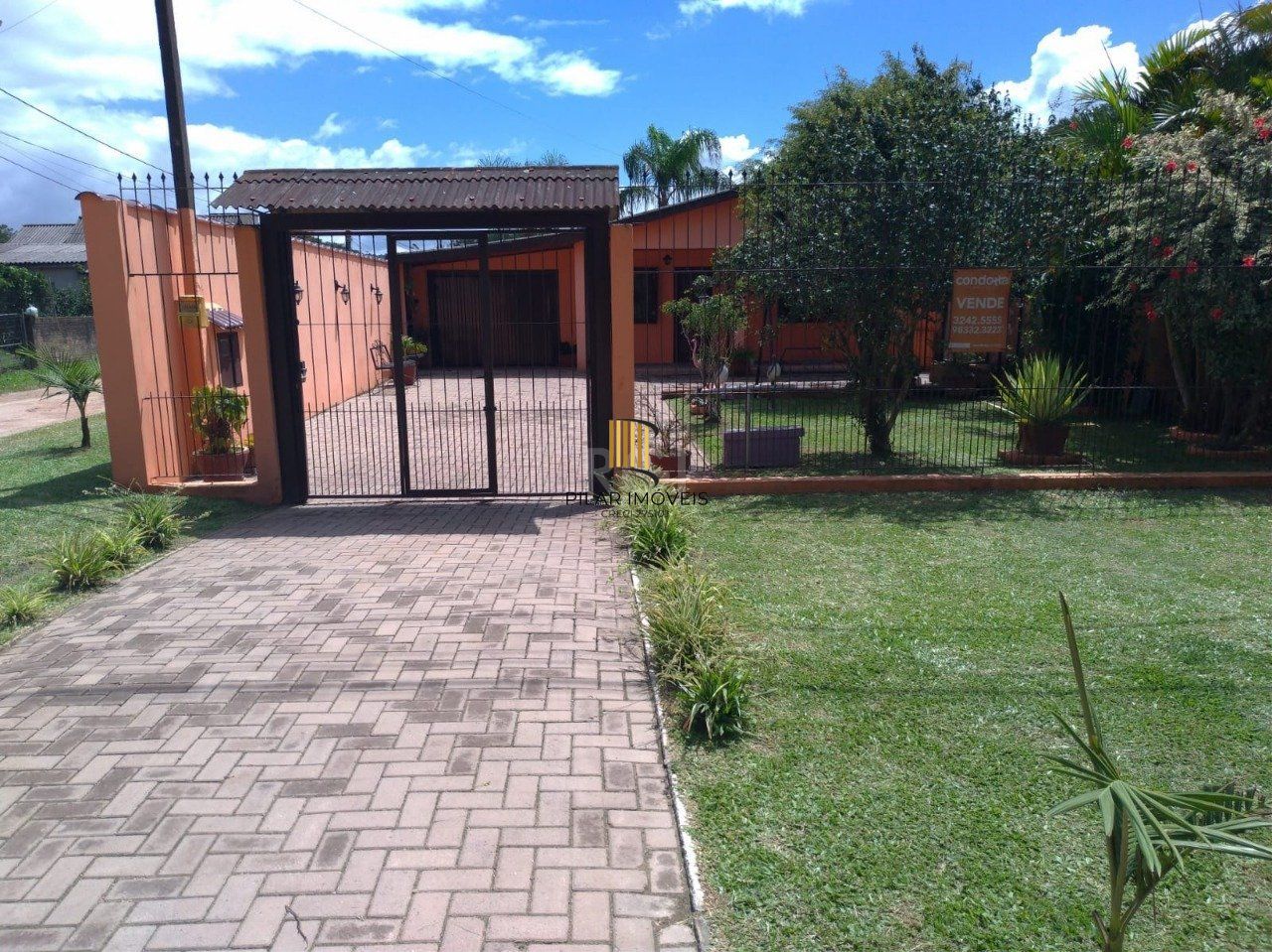 Casa no bairro Ponta Grossa - 3 dormitórios