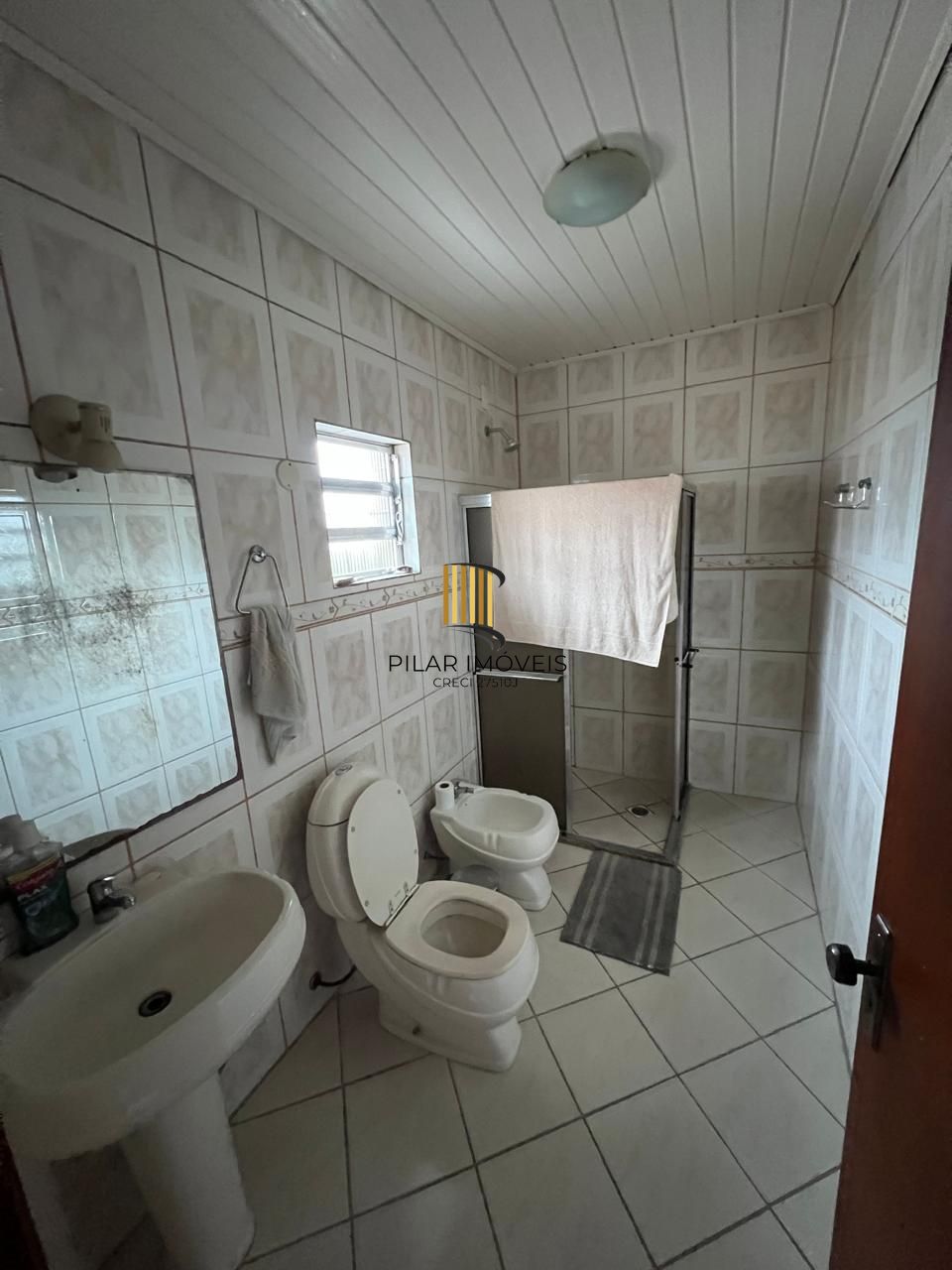 Casa Residencial Semimobiliada com 2 Suítes e Piscina em Viamão, RS