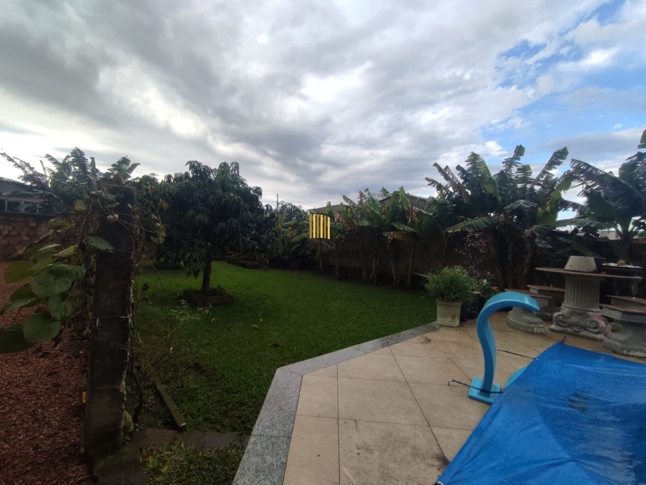 Casa no bairro Hipica - 3 dormitórios