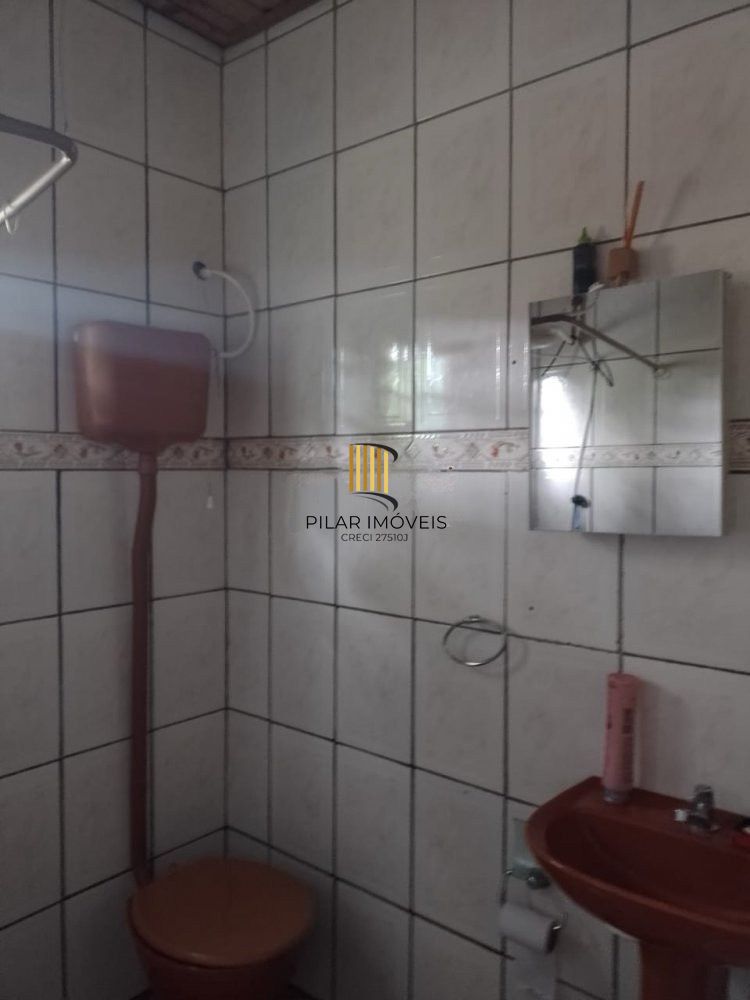 Casa com 3 dormitórios no bairro Restinga