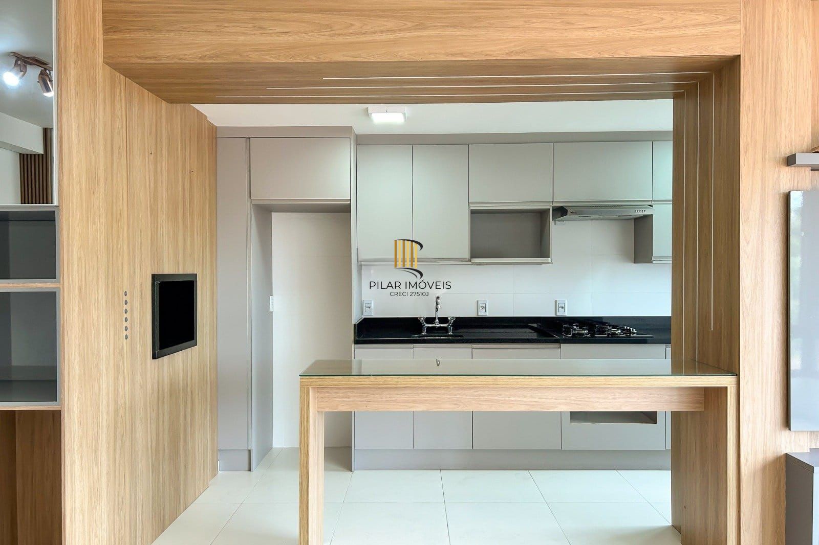 Apartamento no bairro Ipanema, 3 dormitórios - 1 suíte - 2 vagas