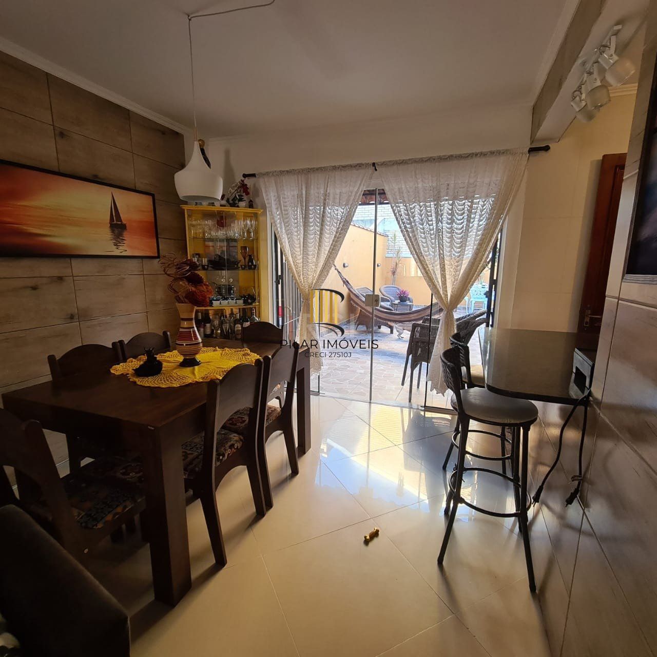 Casa no bairro Hípica - 4 dormitórios