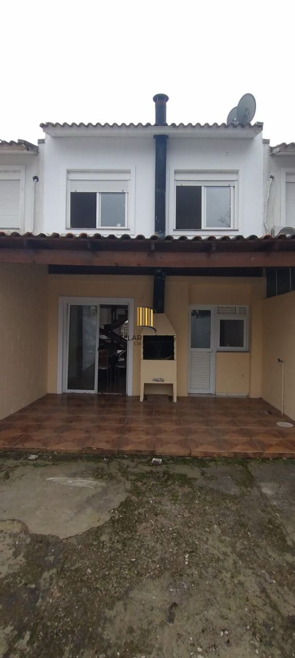 Sobrado no Bairro Hípica - 3 Dormitórios