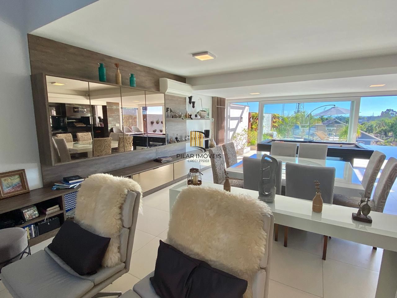 Casa em Ipanema com 4 Dormitórios sendo 3 Suíte