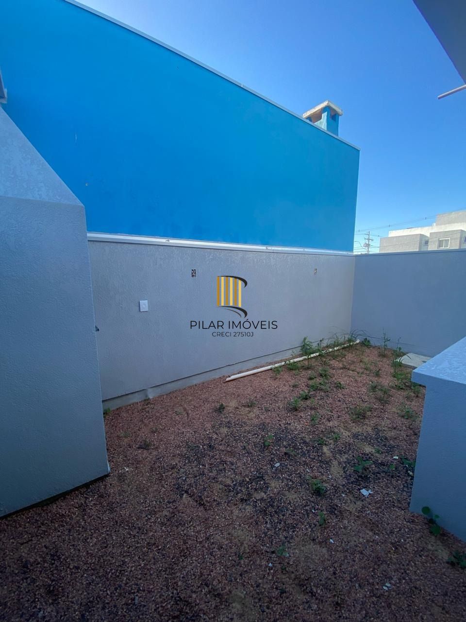 Casa térrea de 3 dormitórios sendo um suíte