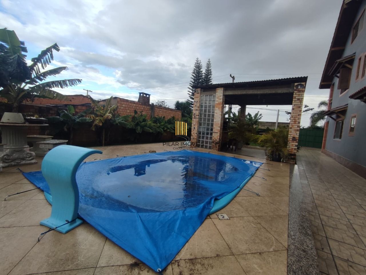 Casa no bairro Hipica - 3 dormitórios