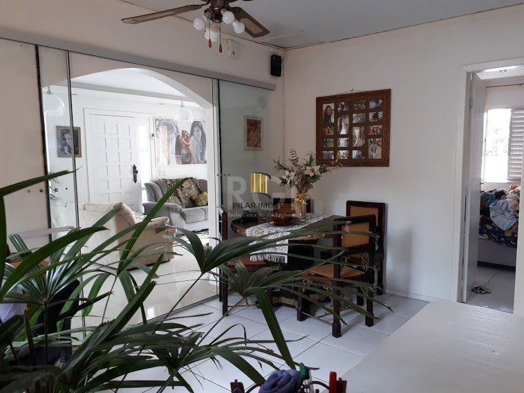 Casa com 4 dormitórios no bairro Vila Nova