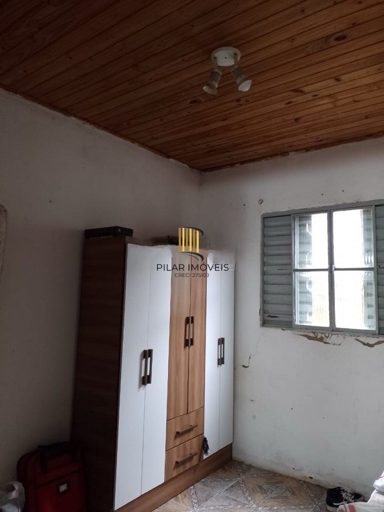 Casa com 3 dormitórios no bairro Restinga
