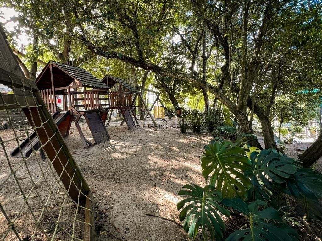 Casa em Condomínio no bairro Pedra Redonda - 5 dormitórios