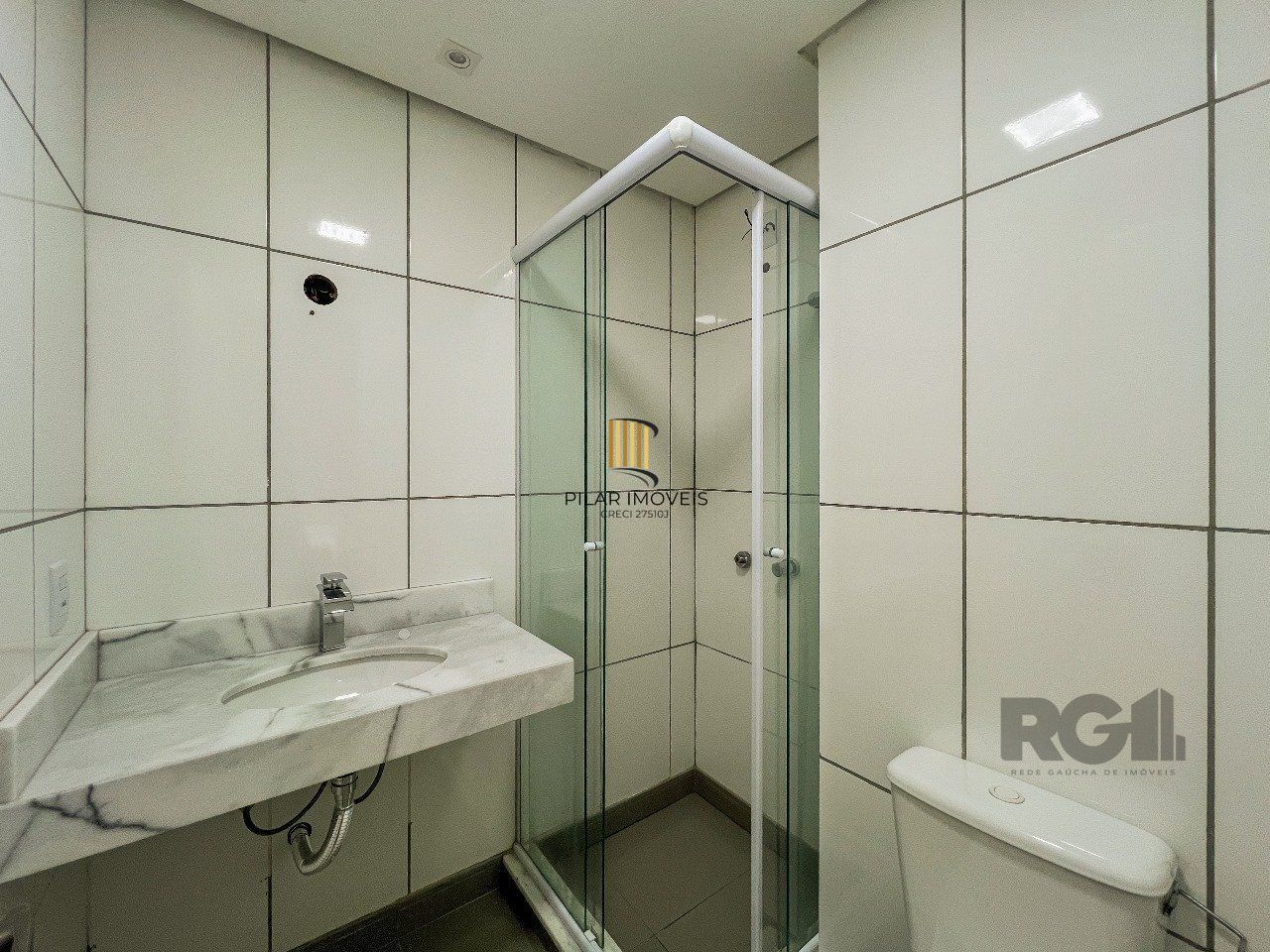 Casa em Condomínio no bairro Pedra Redonda - 5 dormitórios