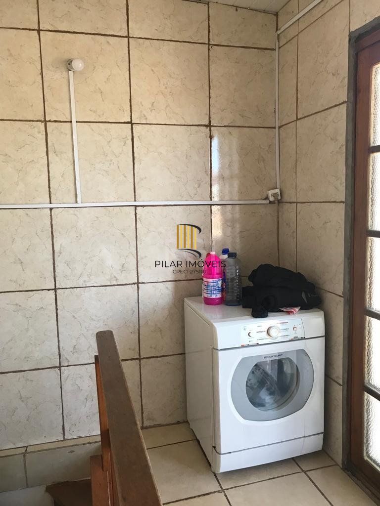 Casa no Bairro Restinga - 3 Dormitórios