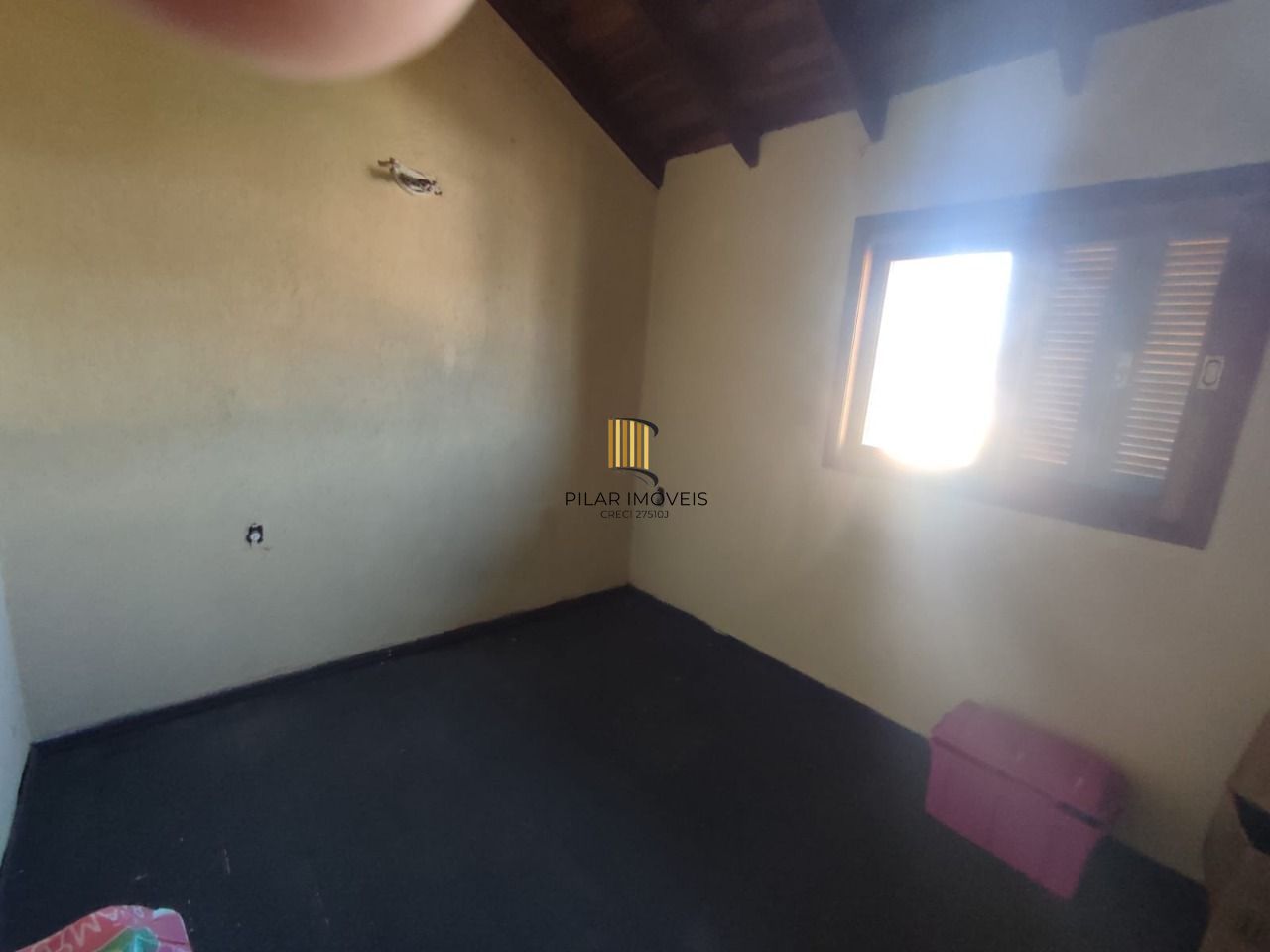 Sobrado de 3 pisos localizado no bairro Hipica - 3 Dormitórios