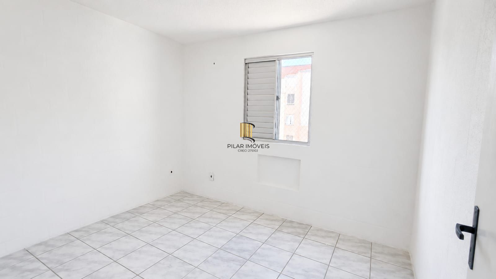 Apartamento no Bairro Lomba do Pinheiro - 2 Dormitórios