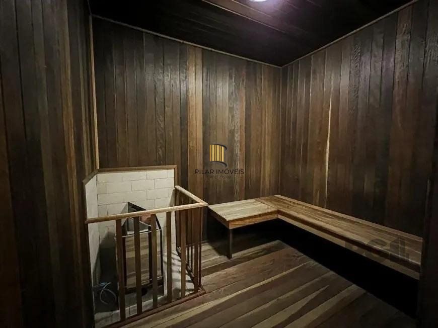 Casa em Condomínio no bairro Pedra Redonda - 5 dormitórios