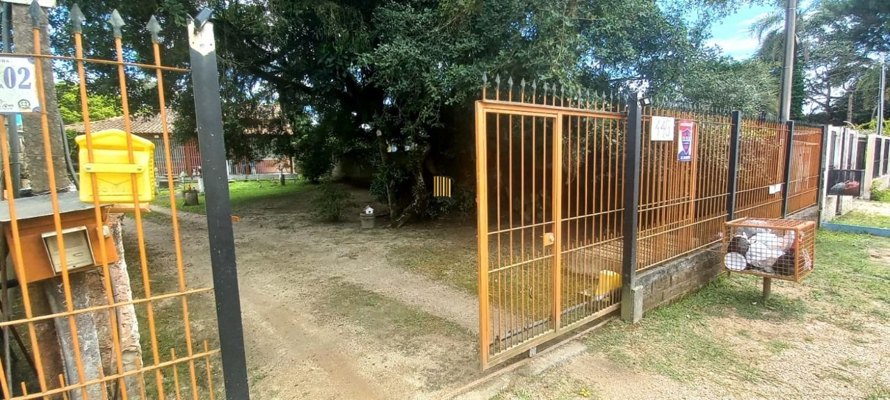 Terreno no bairro Hípica  com 3.780m² com 3 casas