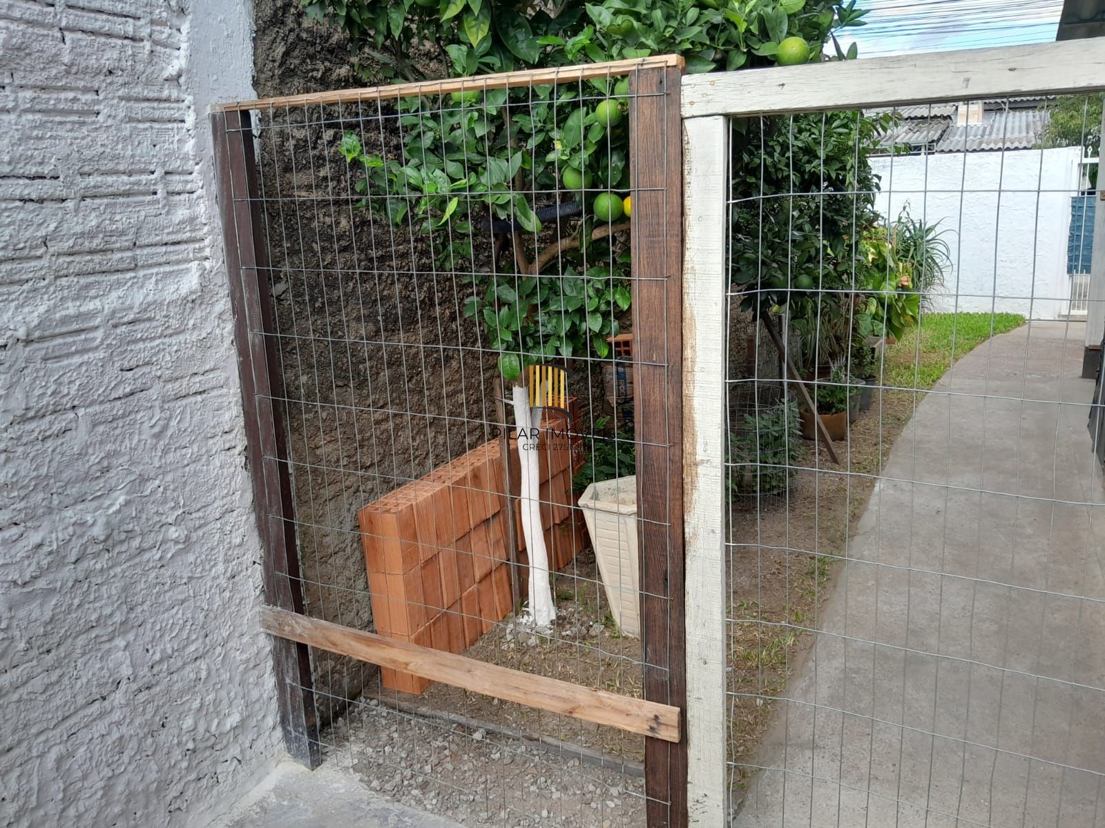 Casa no bairro Hípica - 2 dormitórios