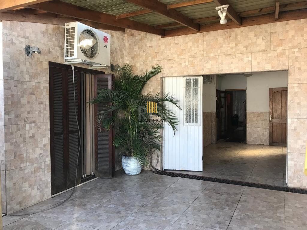 Casa no Bairro Restinga - 3 Dormitórios