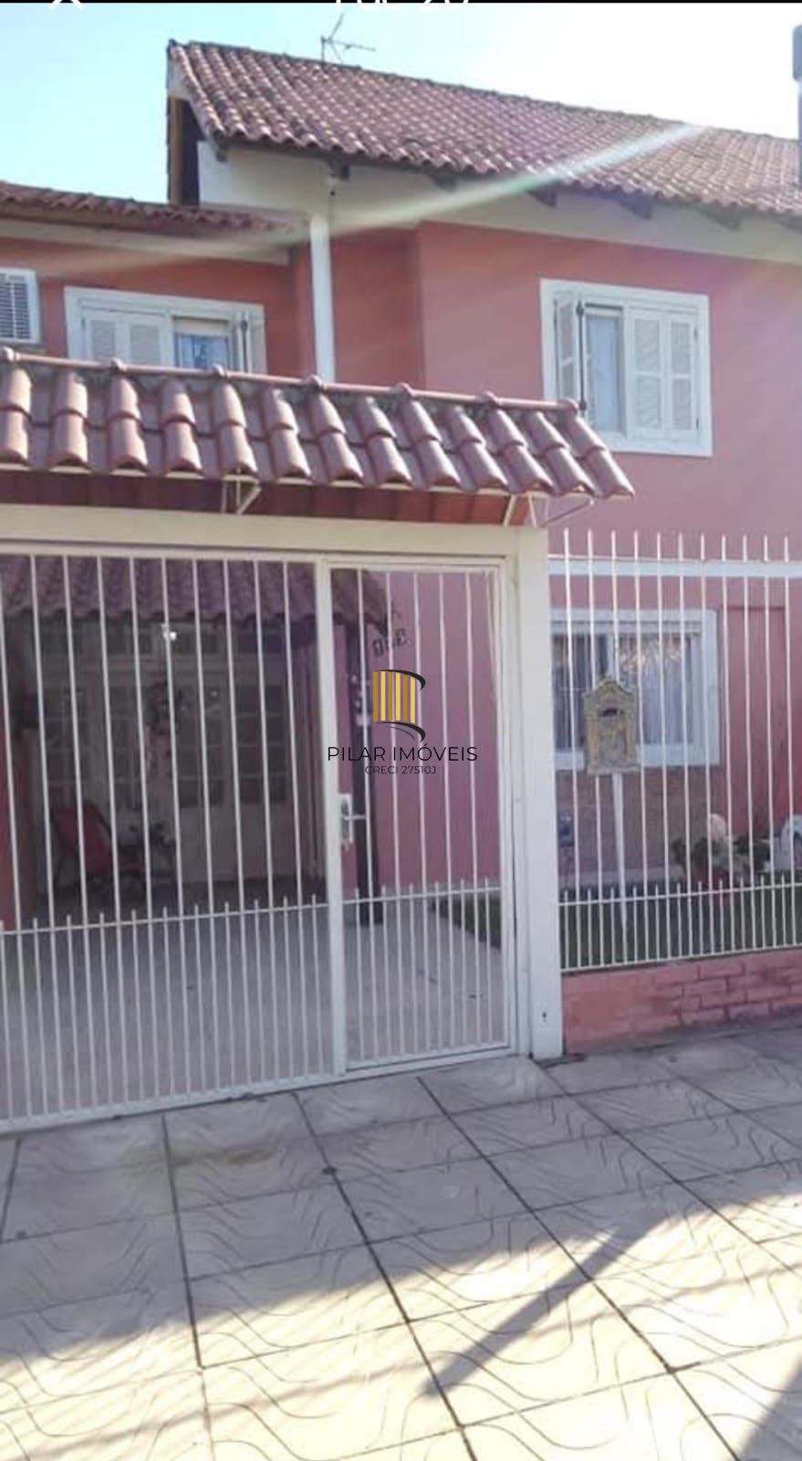 Sobrado no bairro Hípica 3 dormitórios - 2 vagas de garagem - Pilar Imóveis