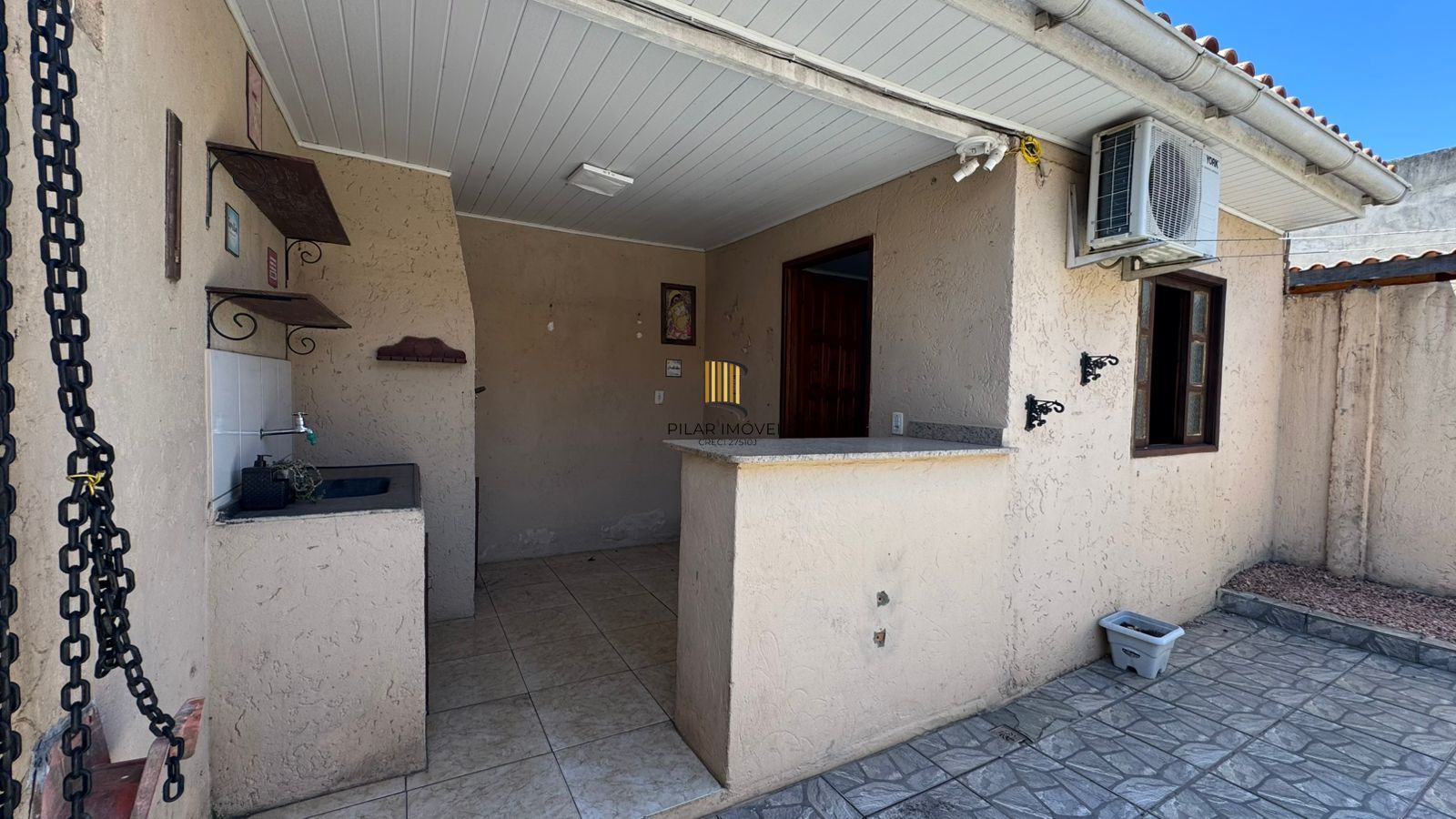 Casa semi mobiliada de 3 dormitorios no Loteamento Moradas do Sul, Bairro Hipica