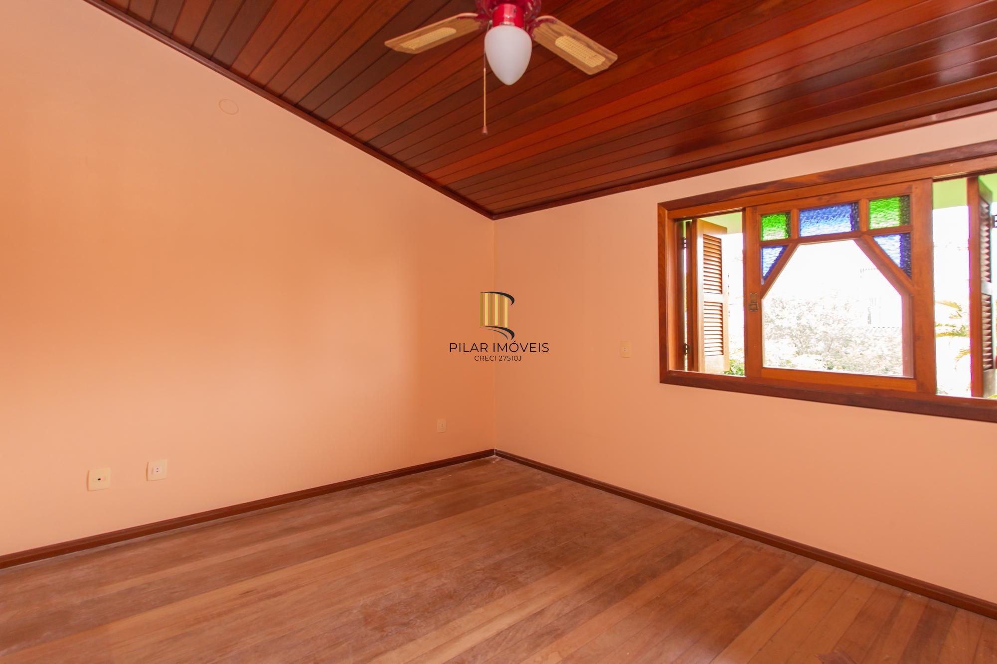 Casa com 3 quartos e 185m² à venda em Vila Nova