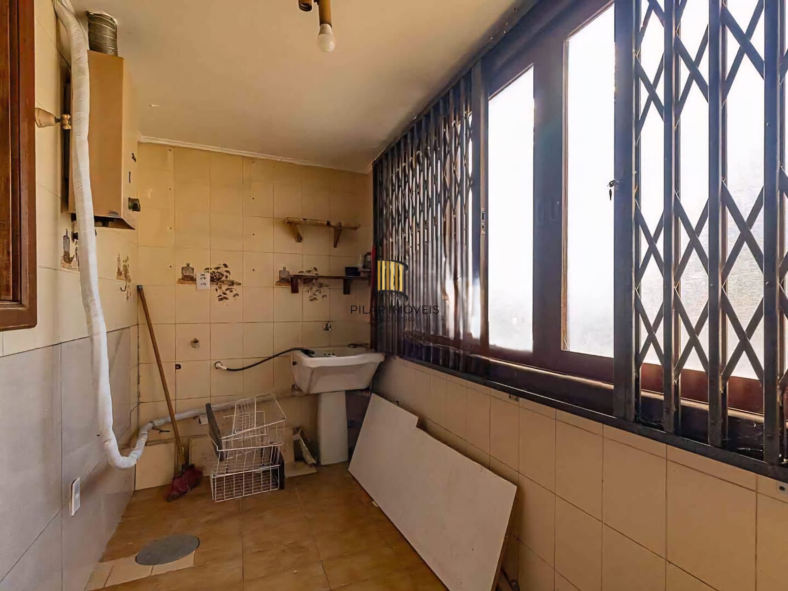 Apartamento no Bairro Jardim Lindóia -3 DORMITÓRIOS - 1 SUÍTE - 1 VAGA