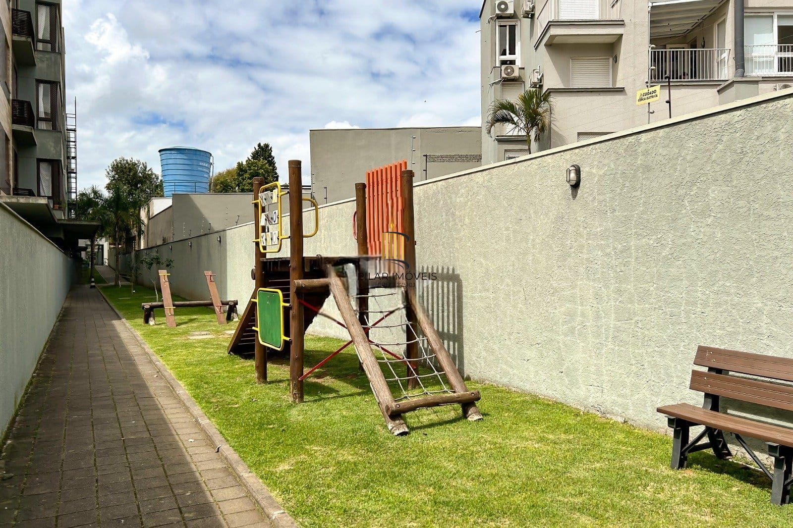 Apartamento no bairro Ipanema, 3 dormitórios - 1 suíte - 2 vagas