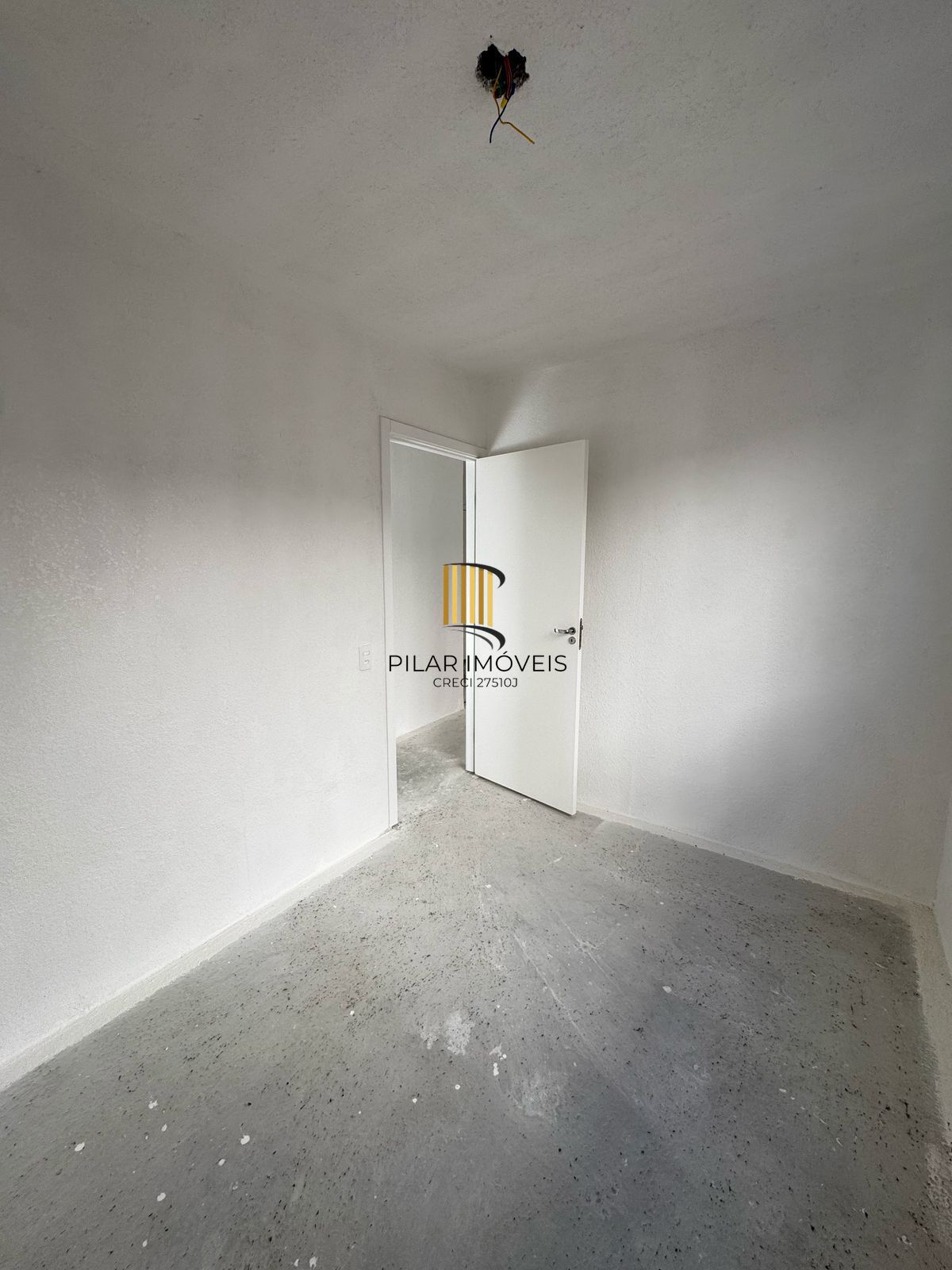 Apartamento no bairro Ipanema reformado - 2 dormitórios