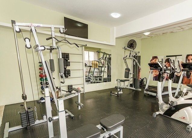 Casa em Condomínio no bairro Pedra Redonda - 5 dormitórios