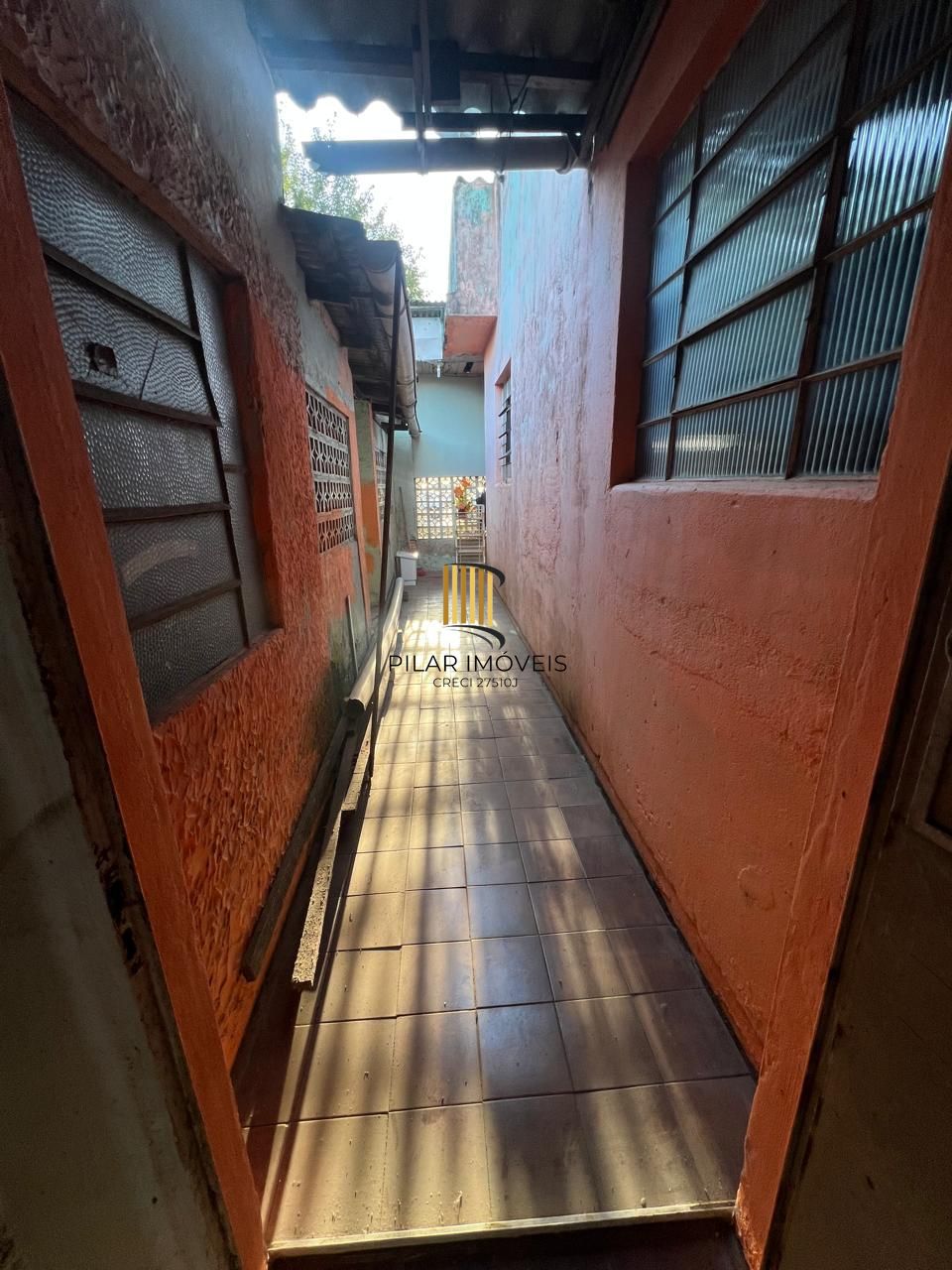 casa com 4 Dormitórios no Bairro Restinga