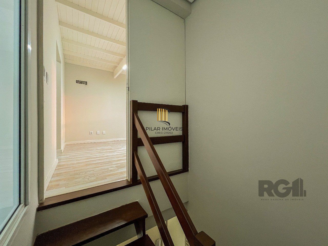 Casa em Condomínio no bairro Pedra Redonda - 5 dormitórios